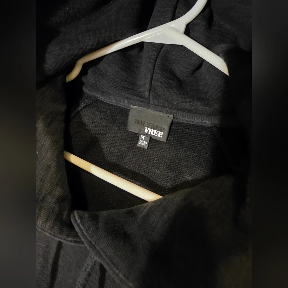 Aritzia Wilfred Free Cropped French Terry Hoodie Black Medium - Picture 4 of 11